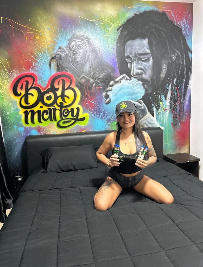 Bonkers Guesthouse Pattaya Eksteriør bilde