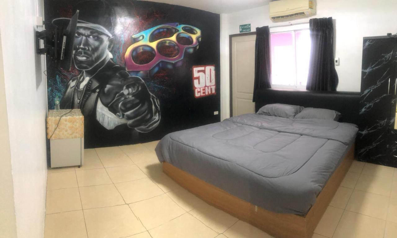 Bonkers Guesthouse Pattaya Eksteriør bilde